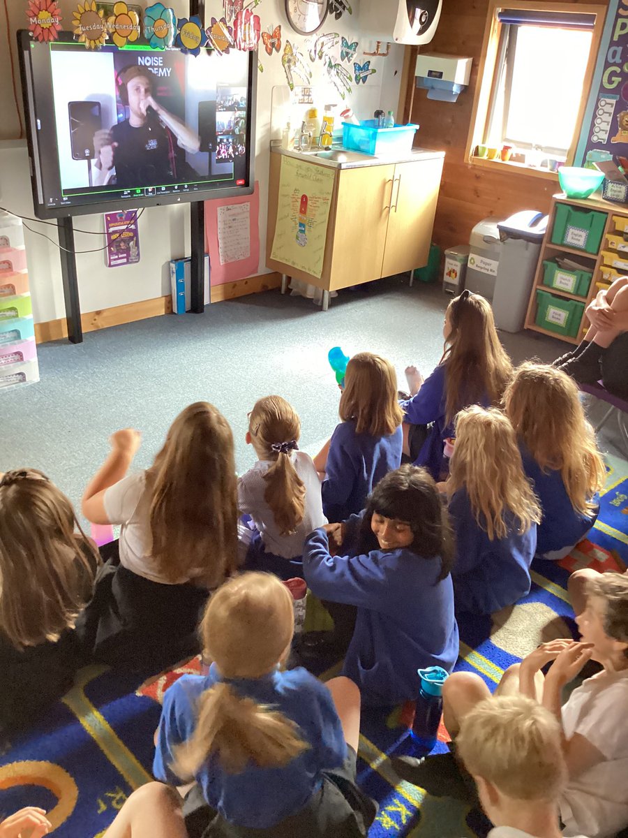 WelbournEmerald's tweet photo. We are having so much fun watching the @NoiseAcademyuk virtual beatboxing assembly! Thank you! #BeatBoxingLIVE @LMSlincsmusic 👏😍📢🎶🎵 https://t.co/f0AEpkXpbi