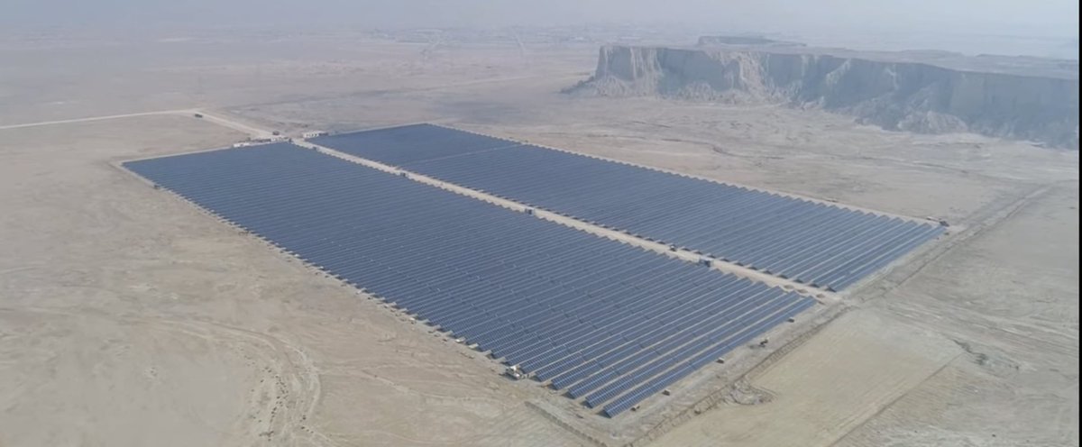 Algeria3New's tweet photo. INDUSTRY |

The project to complete the photovoltaic solar power plants with a capacity of 1000 megawatts in 5 Southern states.

This project will enable the creation of 5.000 direct jobs, it is one of the presidential project of @TebbouneAmadjid https://t.co/quDiq1YTdL