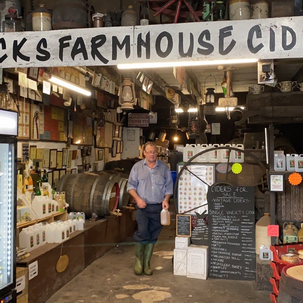 BWSwanHotel's tweet photo. Somerset &amp; Cider are often said in the same sentence &amp; for good reason. This county contains some of the best cideries the UK has to offer - some local cideries you can visit include:

- Sheppy's
- Perry's
- Hecks Farmhouse
- Somerset Cider Brandy Co
- Thatchers https://t.co/b2qwgLqTTH