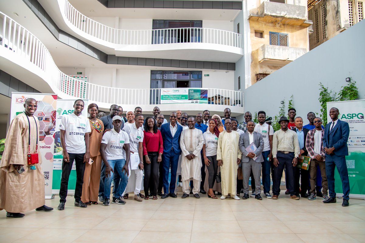 aspg_sn's tweet photo. RIDEAU SUR L'ORGANISATION DE LA #GTCSN22 : UN GRAND MERCI A VOUS TOUS
Je voudrais vous féliciter pour la réussite de cet événement #SuperMap/#APSG, Assemblée de la communauté géospatiale Sénégalaise. Nous chérissons beaucoup cette opportunité d’échanger avec vous!
#Gordon_Yu https://t.co/SXX8hXDXK9