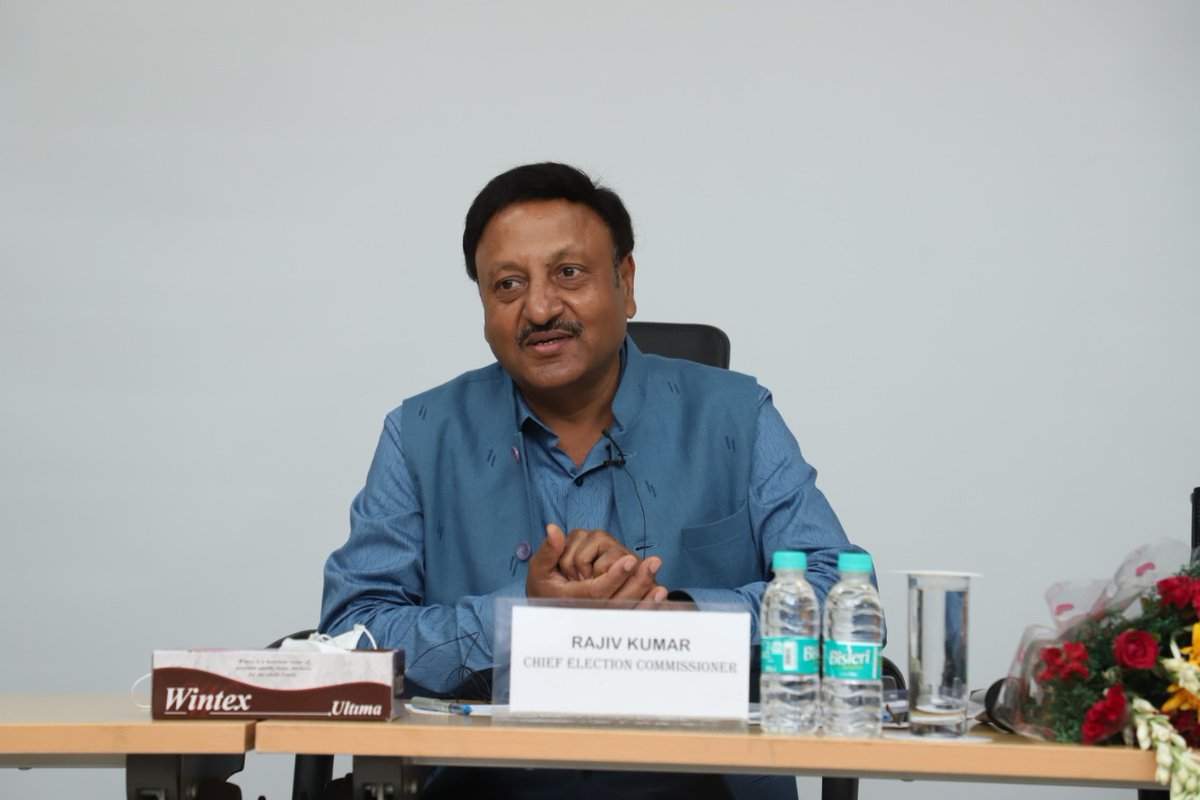 ECISVEEP's tweet photo. CEC Shri Rajiv Kumar addressed the Nodal IT Officers from States/UT during a ‘Workshop on ERO Net 2.0 and IT applications' organised at IIIDEM, New Delhi yesterday. 

#ElectionCommissionOfIndia https://t.co/gqG9scTLZ9