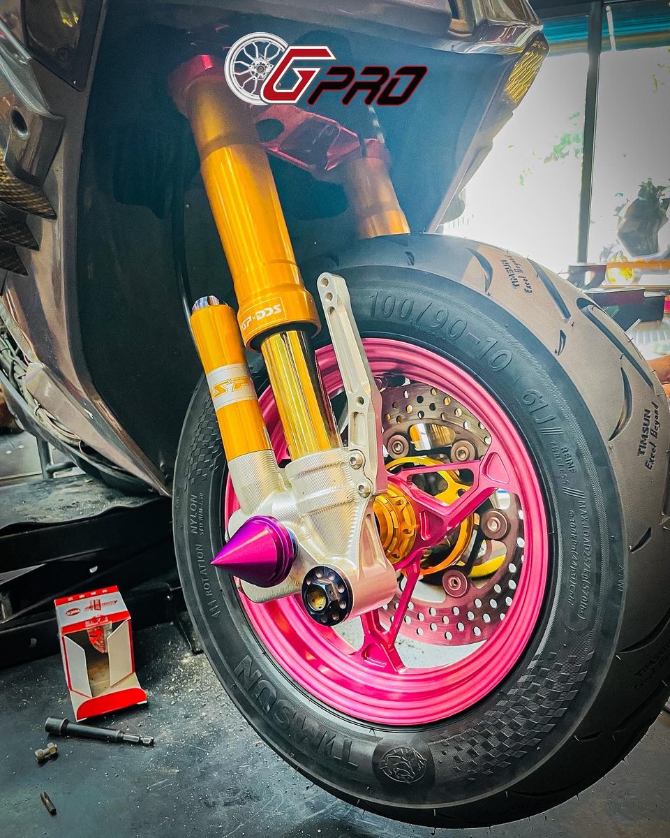 G_protech's tweet photo. These pink GR3 are on fire 🔥 🔥 🔥
.
Get yours now!!!
.
#SYM #jetsl #jets #jets125 #jetsclub #PGO #Gmax #Tigra150 #moto #motorcycle #kymco #racings #DRG #KRV #KRV180 #yamaha #cygnus #cygnusx #yamahaforce #yamahaforce155 #yamahasmax155 #Xmax #Nmax #gryphus #smax #smax155 https://t.co/vhNYSbNgTi