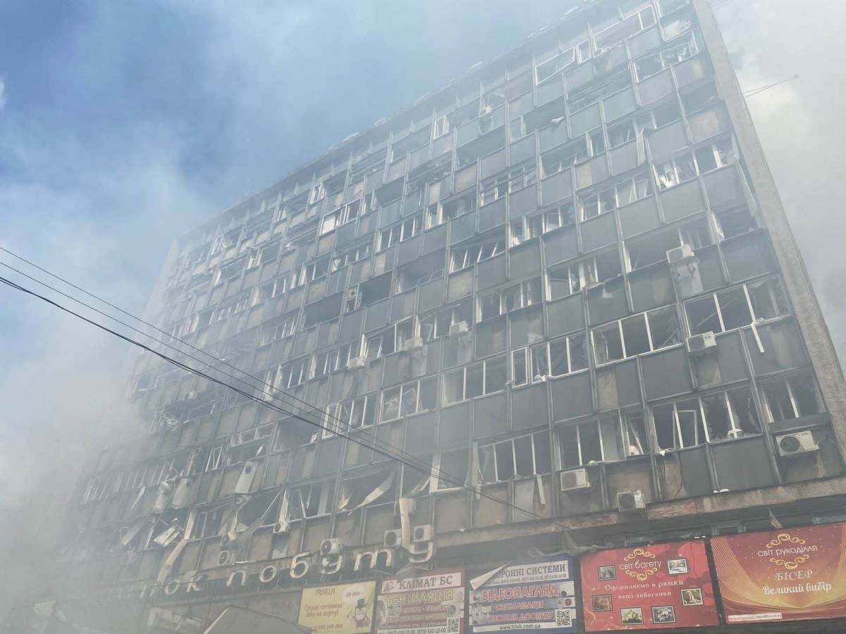 i_gil_'s tweet photo. russia just hit a crowded business centre and new maternity home in #Vinnytsia
In broad daylight. Centre of the city
We cannot stress this enough 
#RussiaIsATerroristState https://t.co/iatRpRFHsz