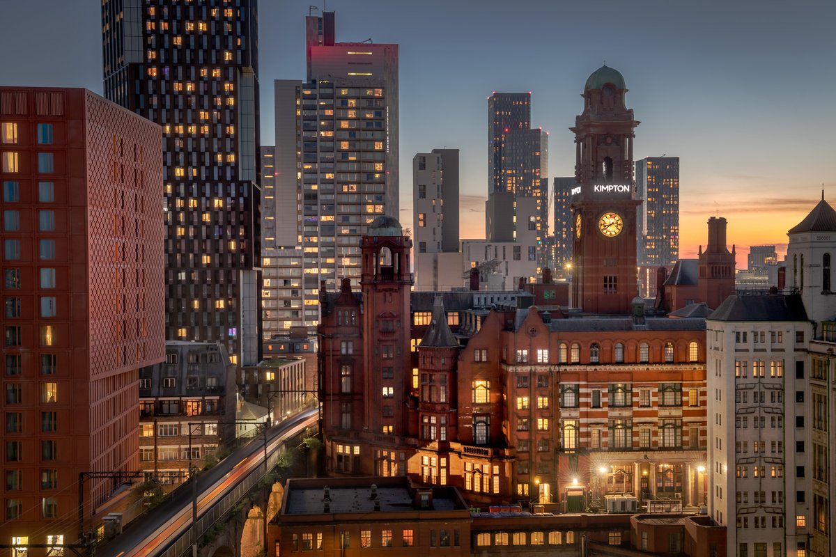 New print available - Manchester Skyline. Looking west at dusk, Refuge building centre stage. Thanks to <a href="/dinosaur_co_uk/">Dinosaur</a> 

simonbuckleyphotographer.bigcartel.com/product/manche…