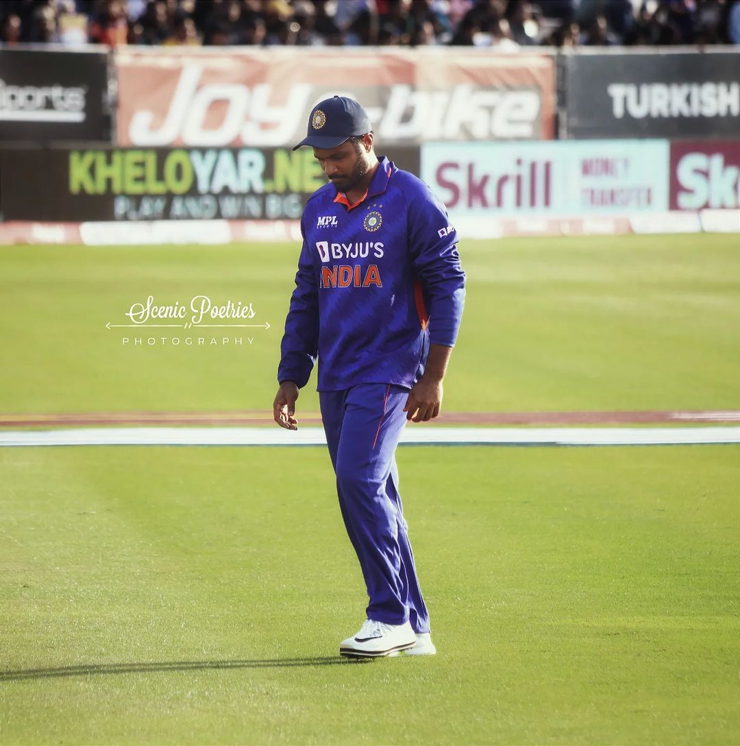 mazhagod's tweet photo. This guy deserves better 💔
#SanjuSamson https://t.co/BqjTxpz6zE