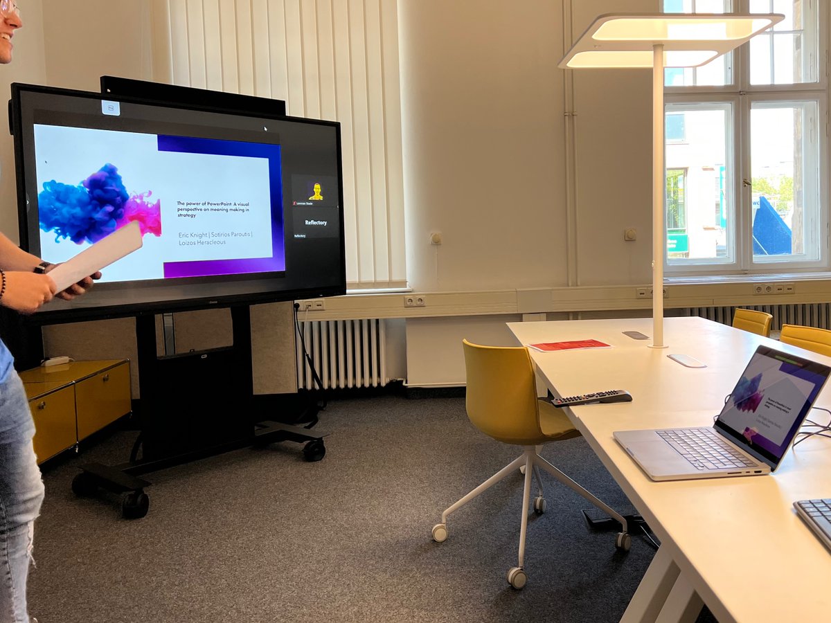 Today, it's all about Strategy-as-Practice (<a href="/Strategizers/">SAP Interest Group</a>)  as students discuss papers of <a href="/ericknight/">Eric Knight</a> &amp; <a href="/ProfJarz/">Prof Paula Jarzabkowski</a> (2022) on "Presenting as a Chief Strategy Officer" &amp; Knight, Paroutis &amp; Heracleous (<a href="/Strategizing/">Loizos Heracleous</a>) (2017) on "The Power of PowerPoint" during our <a href="/viadrina/">Europa-Universität Viadrina</a> seminar