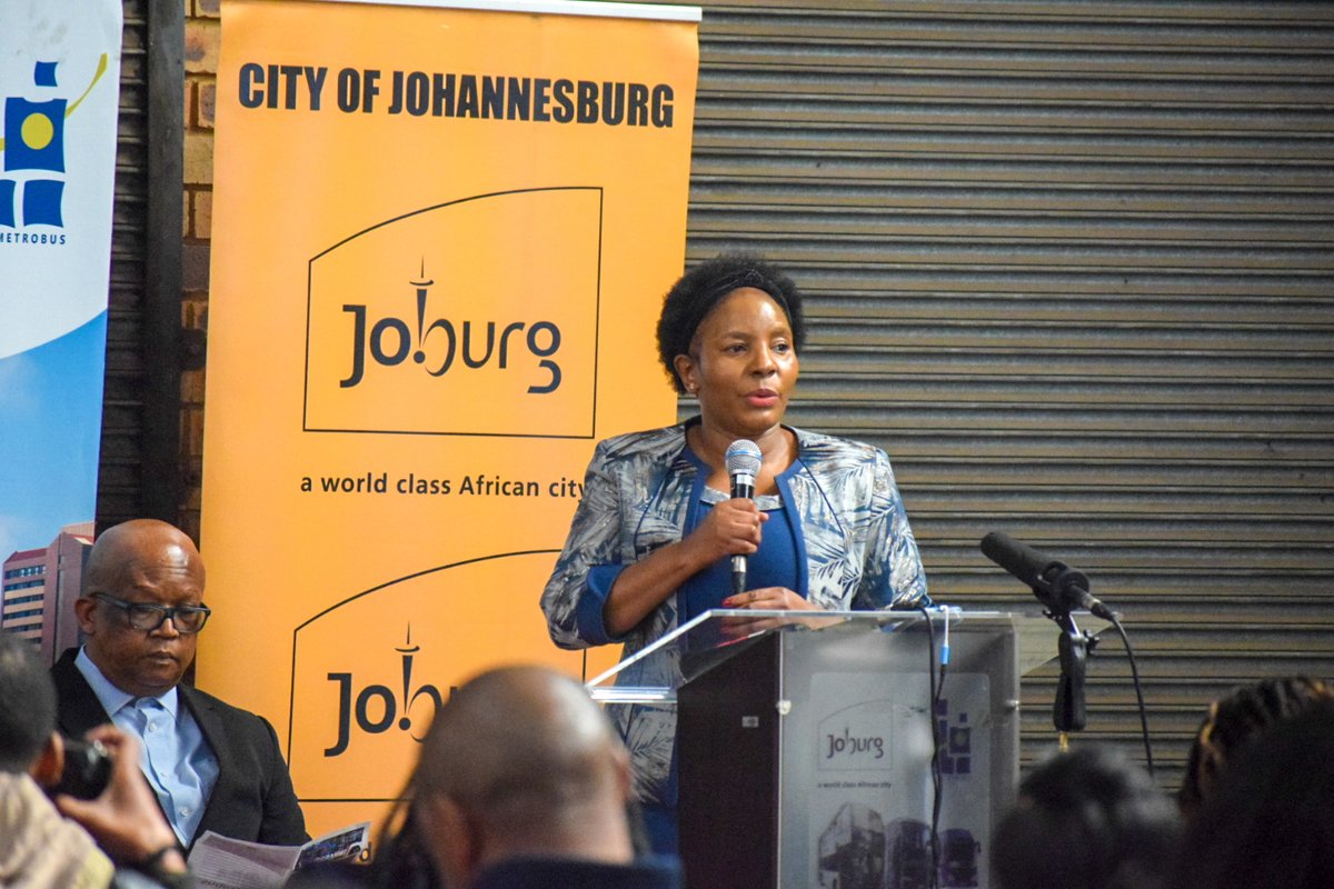 JoburgMetrobus's tweet photo. It was a big day yesterday, unveiling our 105 refurbished buses with Metrobus MD Xholiswa Mhlongo ,Executive Mayor, Cllr Mpho Phalatse, and the MMC for Transport in Johannesburg, Cllr Funzi Ngobeni https://t.co/6OqBDZZu8p