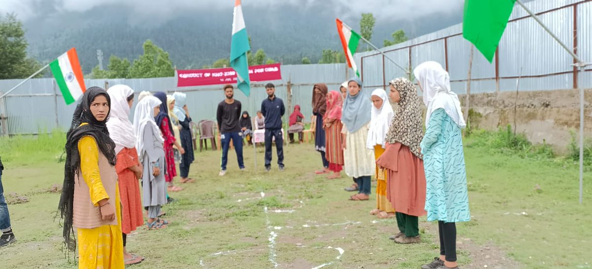 JannatLolab's tweet photo. #IndianArmy organised Kho Kho match for girls in consonance with Kandi Youth Club at Sadarpura.
#Kashmir
#ProsperousKashmir
#KargilVijayDiwas
#ShaheedOfKashmir
#KashmirMartyrsDay
#MartyrsOfKashmir
#SentinalOfKashmir https://t.co/XJqw5fh6pv