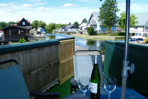 watersidebreaks's tweet photo. SAVE £££'s with our selection of Last Minute Breaks! Browse our latest Special Offers, including £450 off 7 nights in 'Langton's View' starting Saturday!
https://t.co/pbqltWRsxr https://t.co/F9DOT3jMC4