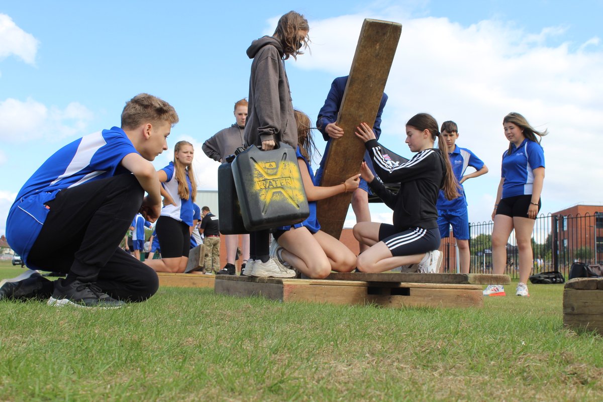 niepermaths's tweet photo. Soldiers from different @BritishArmy regiments and corps are putting students through their paces today with a variety of STEM-themed challenges. #EnterpriseWeek
@nieperscience @nieperacademy https://t.co/u6zkQi4hHt