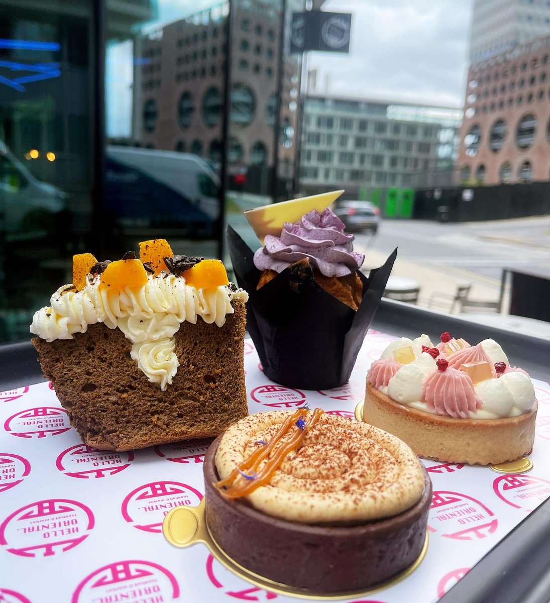 New Cake Day!! Available at our cafe from today.

Black Tea Chiffon Cake,
Purple Yam and Ginger Cupcake, Hibiscus Tart, 
Miso Chicolate-Caramel Tart

✌🏼🍰🧁