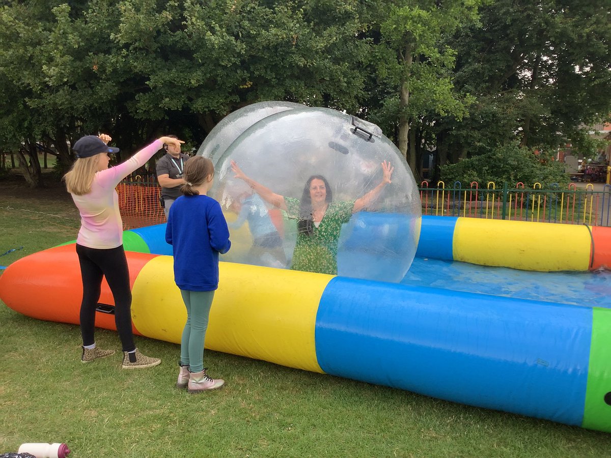 TheRichmondPri's tweet photo. #TheRichmondFamily with @GroupTogetherLt #Fun #Year6
#EvenTheStaffGotInvolved #ActivityDay https://t.co/AJd3ETMwyp