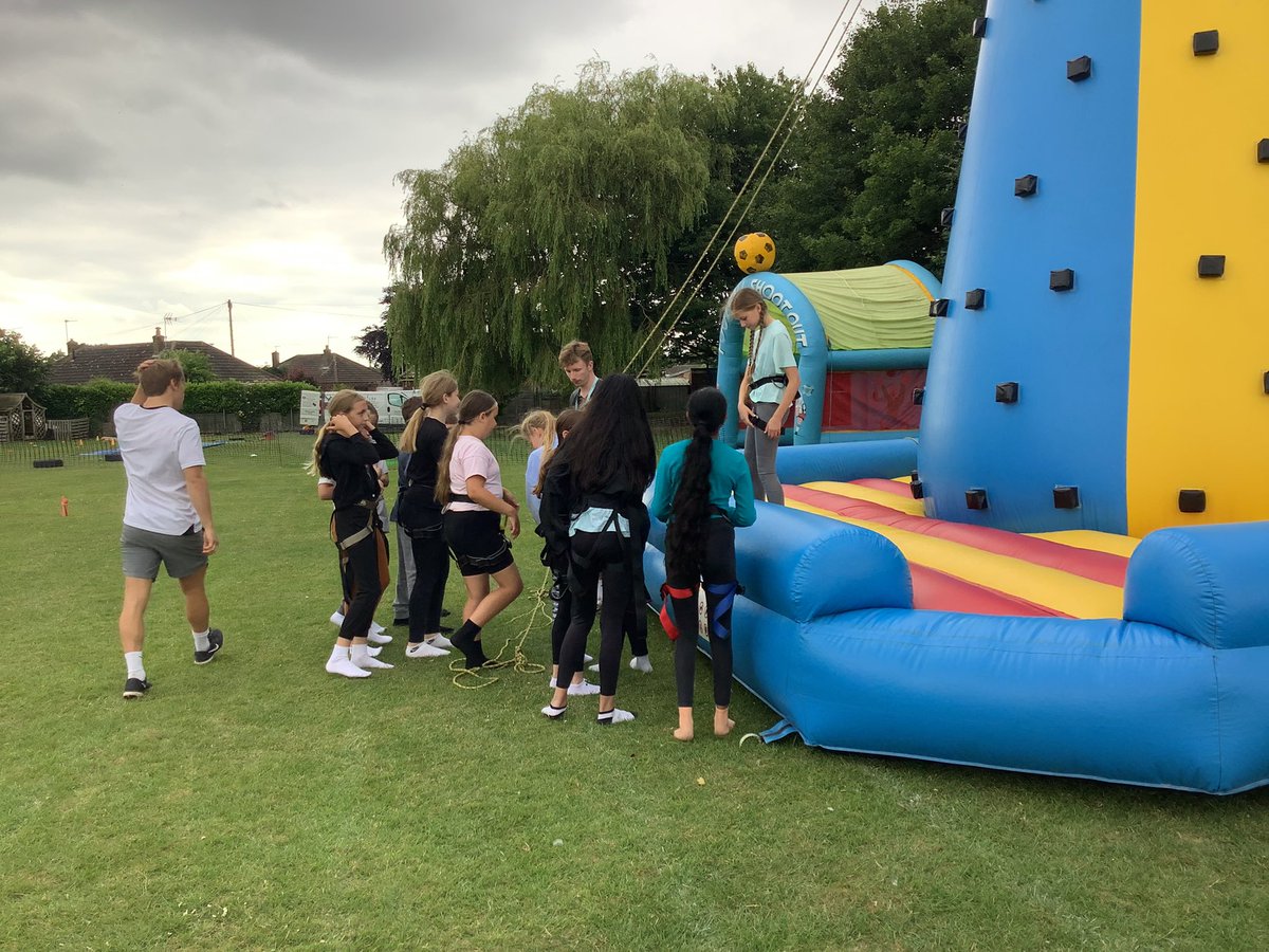 TheRichmondPri's tweet photo. #TheRichmondFamily with @GroupTogetherLt #Fun #Year6
#EvenTheStaffGotInvolved #ActivityDay https://t.co/AJd3ETMwyp