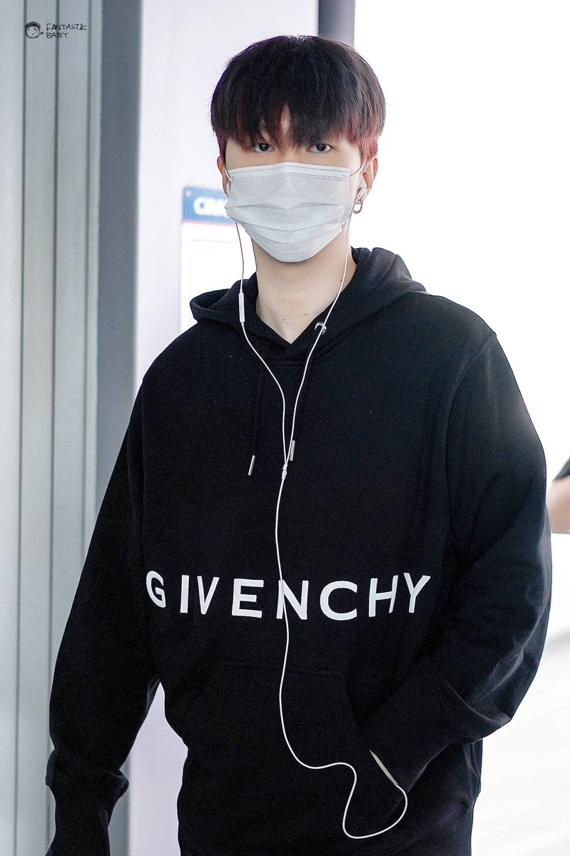 chengcheng_ph's tweet photo. 071422 — fan chengcheng airport snaps 📷
©️Fantasticbaby丨范丞丞
#Fanchengcheng #范丞丞 #AdamFan #NINEPERCENT #NEXT7 #FanchengchengPH #ChengXings #Cpop https://t.co/26ABy9vpzy