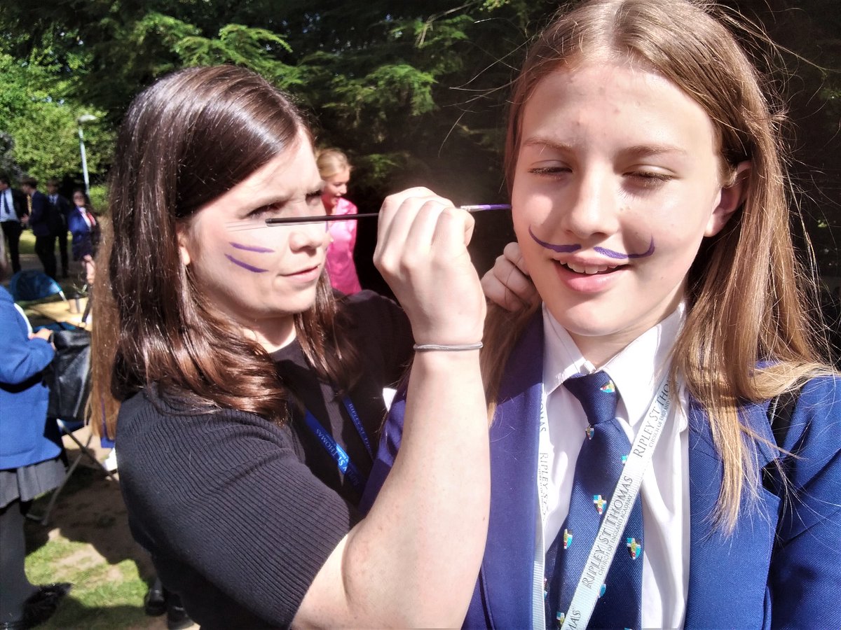 ripleystthomas's tweet photo. Inter-house Sports Day has well and truly started with a loud cheer and face painting as pupils and staff support their team mates from Blackburn, Carlisle, Chester, Durham and York houses today!
#gochester #goblackburn #goyork #godurham #gocarlisle https://t.co/UxixEx7ECZ