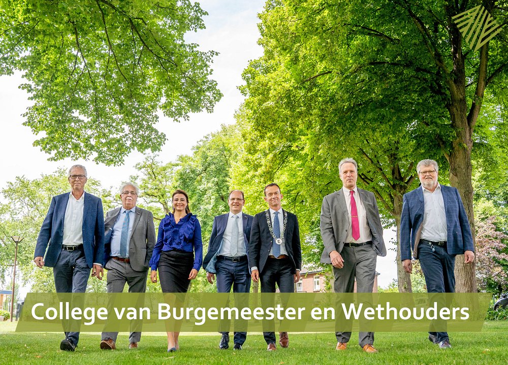 Zevenaar's tweet photo. #Voorstellen | De nieuwe foto’s van ons college van #burgemeester en #wethouders en onze #gemeentesecretaris zijn gemaakt. Wie zich met welk onderwerp bezighoudt, lees je op https://t.co/roRBrpJPAf https://t.co/mN6yTDtwUH