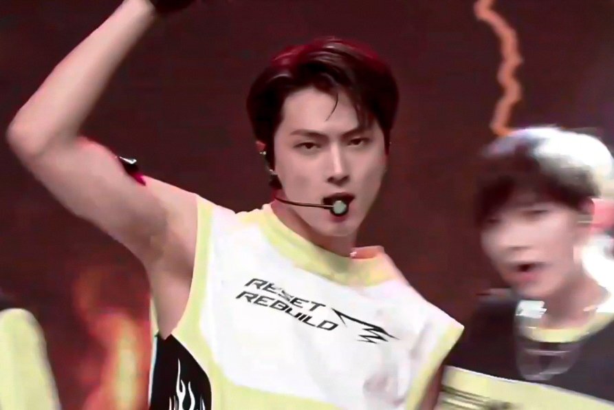 0420MEDIA's tweet photo. park jongseong you are so insane ohmygod https://t.co/rmlVqF4pLm