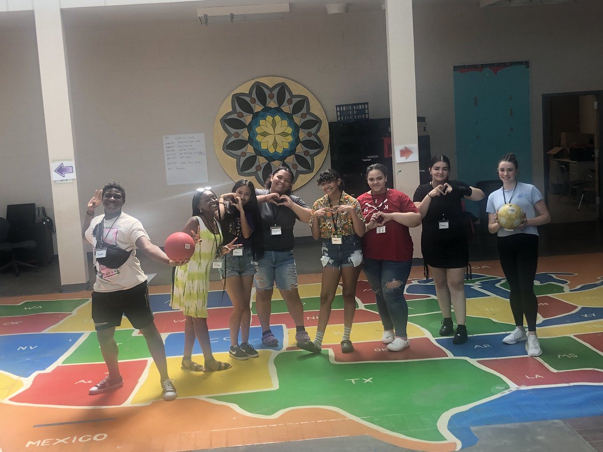 WPSPerformArts's tweet photo. Who is behind all the fun at #WorcesterArtsExplorers ? Our amazing coaches! @TweetWorcester @worcesterpublic https://t.co/qh3JtnnzS5