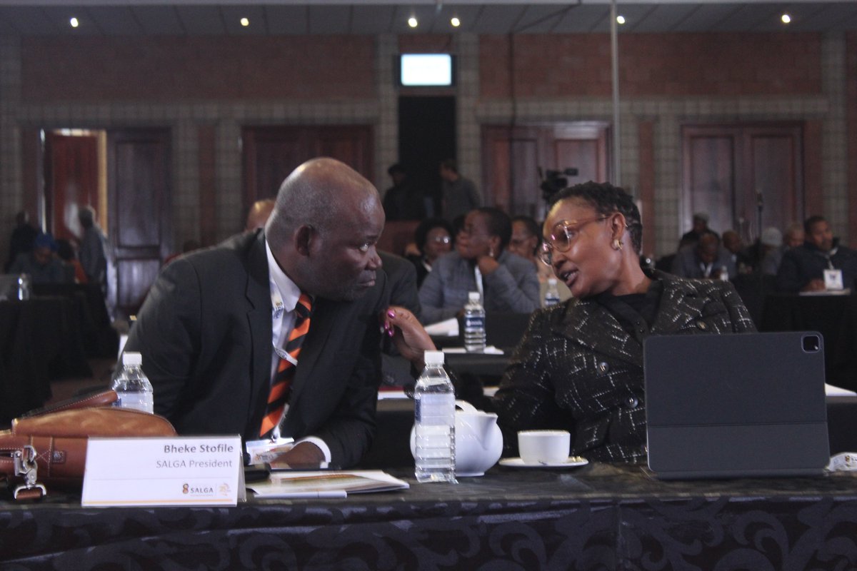SALGA_Gov's tweet photo. 📸@SALGA_Gov President Cllr Bheke Stofile, holding dialogue with his predecessor and now @NationalCoGTA Deputy Minister Thembi Nkadimeng, at the SALGA Council of Speakers (SCoS) underway at the Kingdom Academy Ministry in Welkom, Free State.
#InspiringServiceDelivery
#SCoS2022 https://t.co/DutatQY8UT