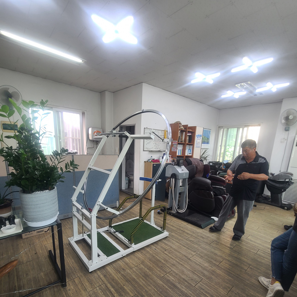 Proswing_Inc's tweet image. 경기도 하남시에 위치한 동양공인중개사에 프로스윙머신 설치
proswing.kr
제품문의:1899-66373 / 전국무료배송설치
(주)프로스윙은 골프스윙머신 제조전문 업체
#실내골프연습기 #드라이버교정스윙기 #아이언연습스윙기 #골프스윙자세교정기 #골프궤도교정도구 #프로스윙연습기 #골프머신