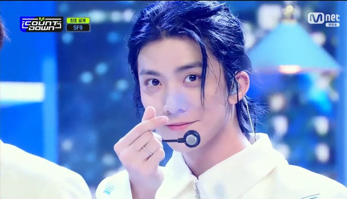 MelaixSF9xZuho's tweet photo. Ending fairy #Hwiyoung
SCREAM on MCD
#SF9isBACK
#SF9β―β―@SF9official https://t.co/qLL0xD15Yc