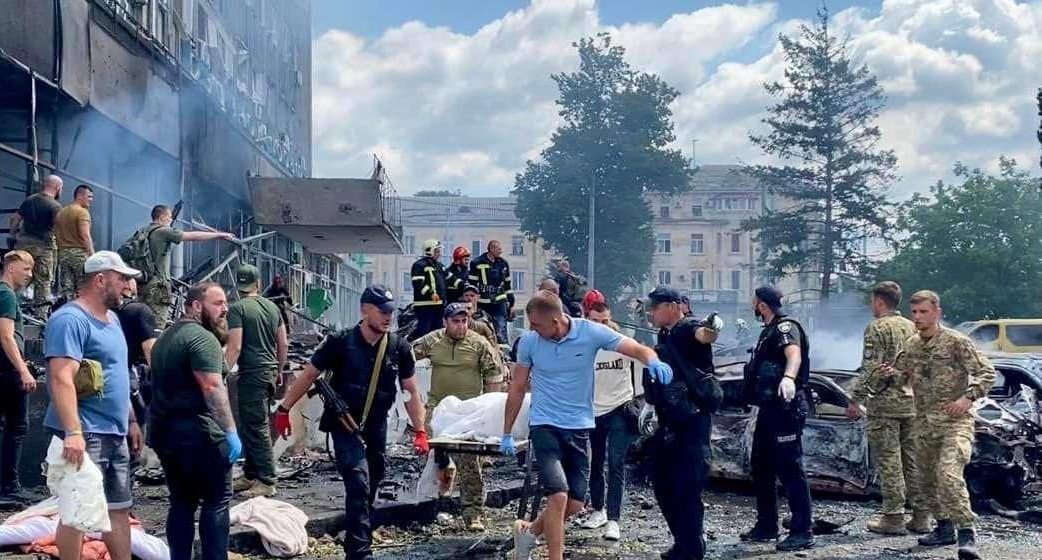 sumygo's tweet photo. About 90 victims. Civilian people. Is this not terrorism? Weapons and strong sanctions are needed. The world does not sleep.

#Russiaisaterroriststate https://t.co/M02YUaJ7Cc