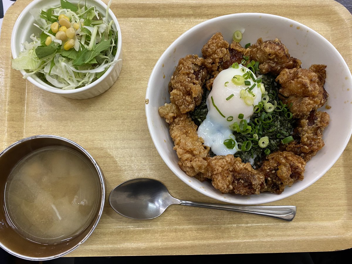 RyotaMurai's tweet photo. #さくら食堂
 #特製温玉からあげ丼
 #さくら8787 https://t.co/T9vxWh9j6T