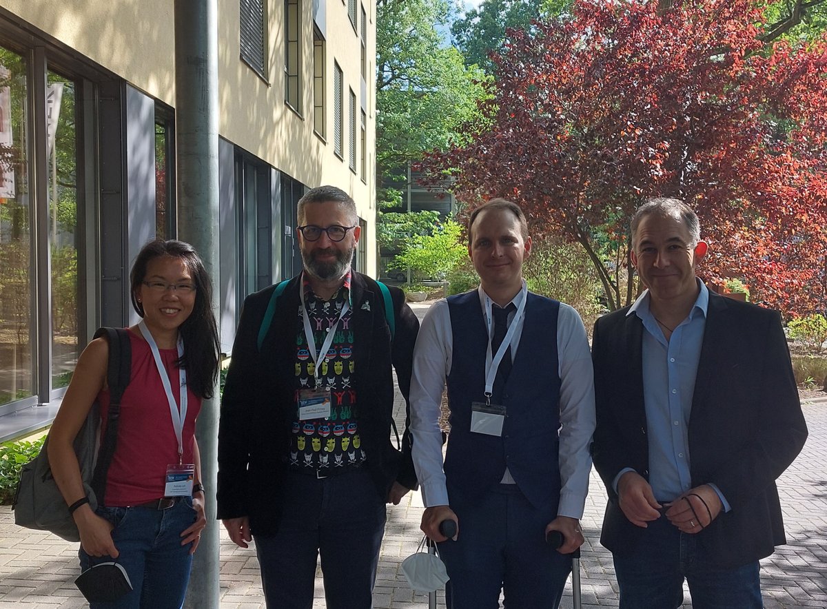 Finally met @PaulPirnay in person! Had a great time with him and @BobBlasdel at the #DZIF phage meeting in Frankfurt! Hope we'll meet again soon!