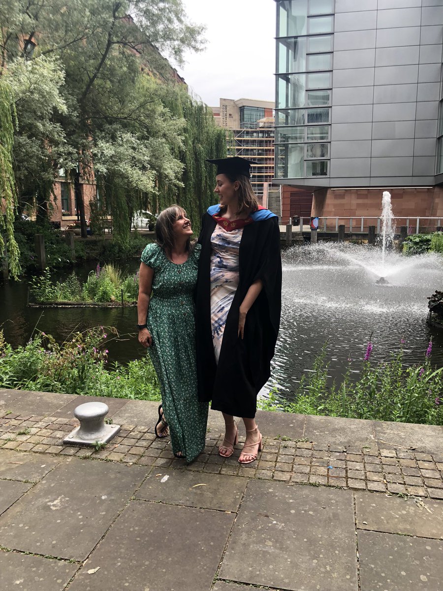 amyyclintonn's tweet photo. 12.07.2022 - Graduation 2020🎓 https://t.co/GW2lilJI8q