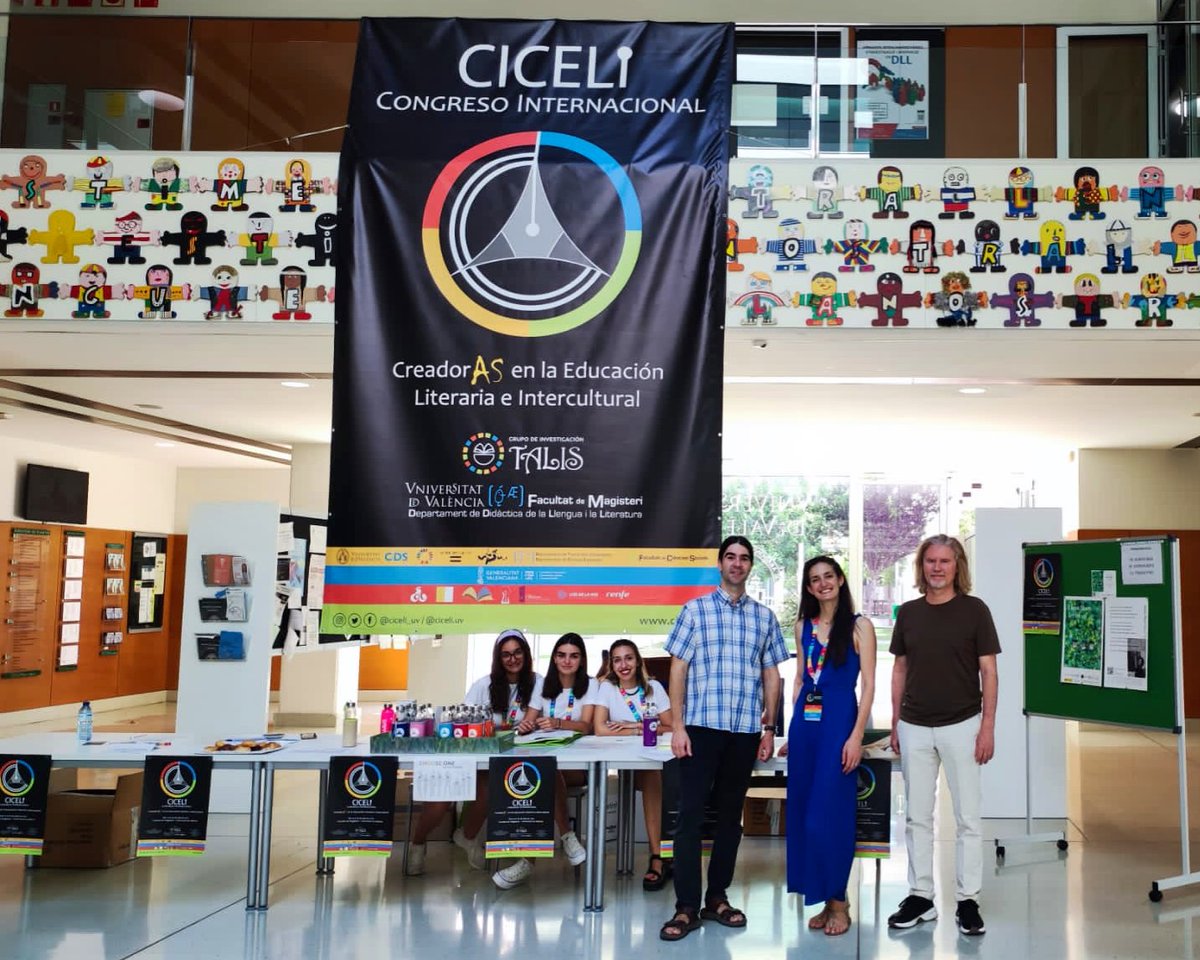CICELI_UV's tweet photo. Tras el recital de ayer de Alexander Selimov, hoy ha comenzado oficialmente la III CICELI. 

No te pierdas las sesiones de coloquio en vivo y foros escritos y las sesiones plenarias con creadoras e investigadores/as de renombre.

Síguenos y comparte tu experiencia: #ciceli2022 https://t.co/LqjCh3mR5q