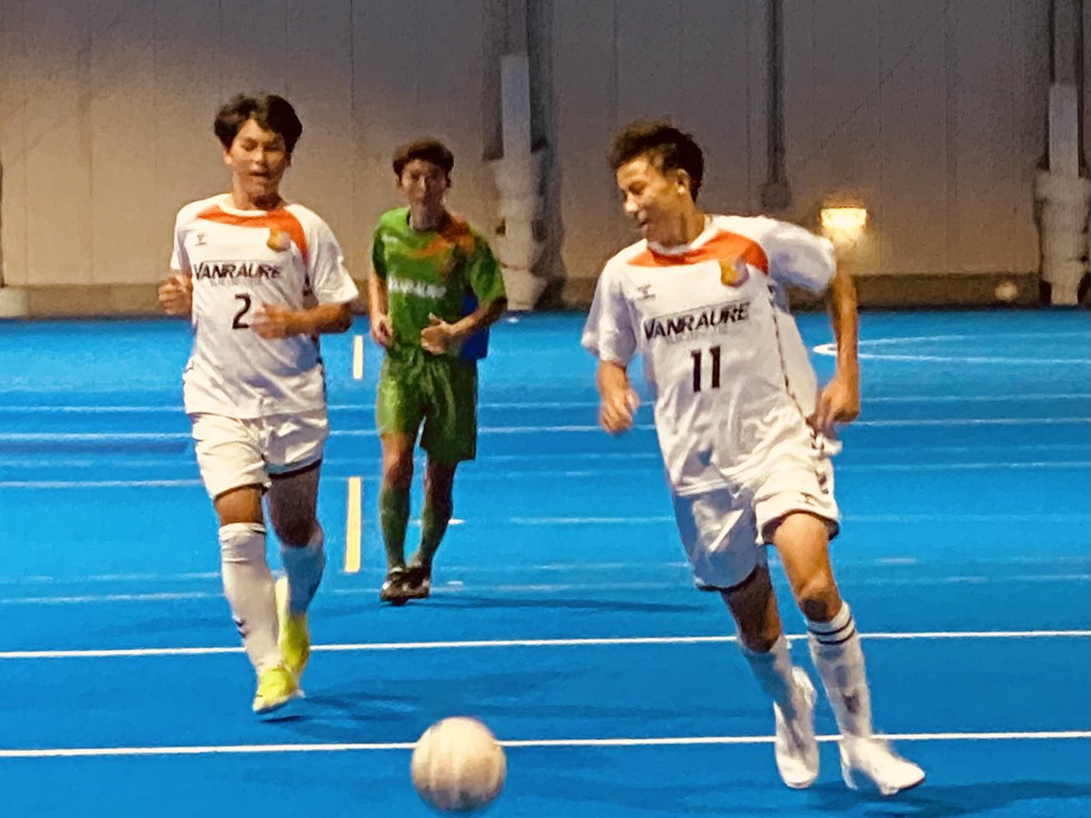 本日U-18はアリーナでのトレーニングを行いました⚽️2023年度入団希望者対象の練習会も随時開催中です🙇‍♂️

#全緑　
#ヴァンラーレ八戸