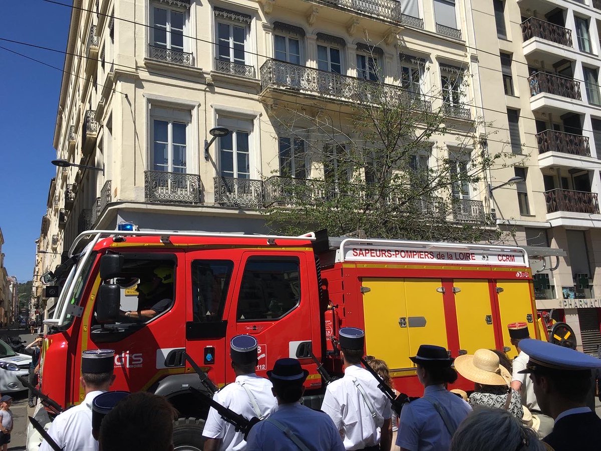 Un 14 Juillet célébré solennellement partout en France et spécialement ici, au cœur de notre Ville de ⁦<a href="/saint_etienne_/">Ville Saint-Étienne</a>⁩

L’occasion d’exprimer notre fierté d’être français et de réaffirmer nos valeurs de liberté, égalité et fraternité. 

Bonne fête nationale à tous !