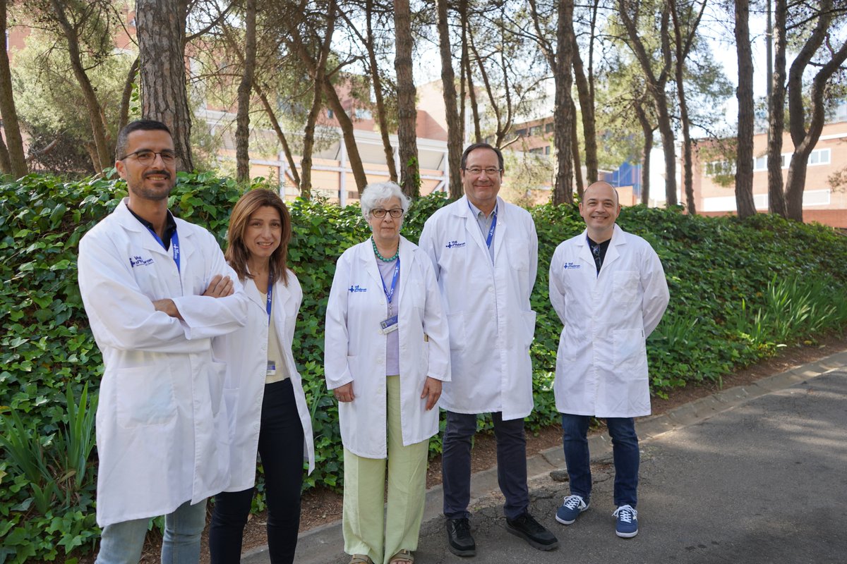 vallhebron's tweet image. Incorporem una plataforma robòtica amb intel·ligència artificial que automatitza el diagnòstic bacteriològic de mostres de pacients ingressats a l’hospital i de procedents de la comunitat i allibera els professionals per a la vigilància epidemiològica.

vhc.cat/plataforma-rob…