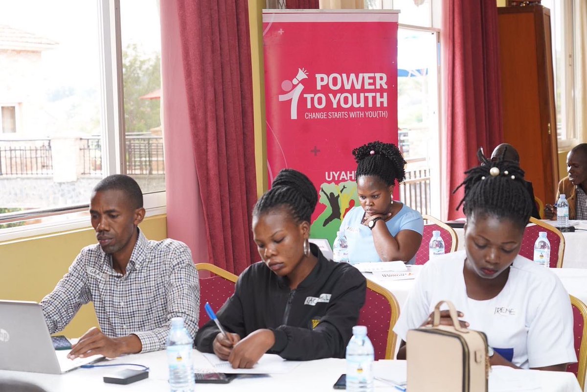 powertoyouthug's tweet photo. The 5 components of gender transformative approach are Human rights, Power, Norms and Values, Gender and Diversity, Empowering Women and Girls and Engaging Men and Boys.
All compliment each other to bring about change.
#ChangeStartsWithYou(th)
#TransformativeJournalism https://t.co/mWpzfIGsu5