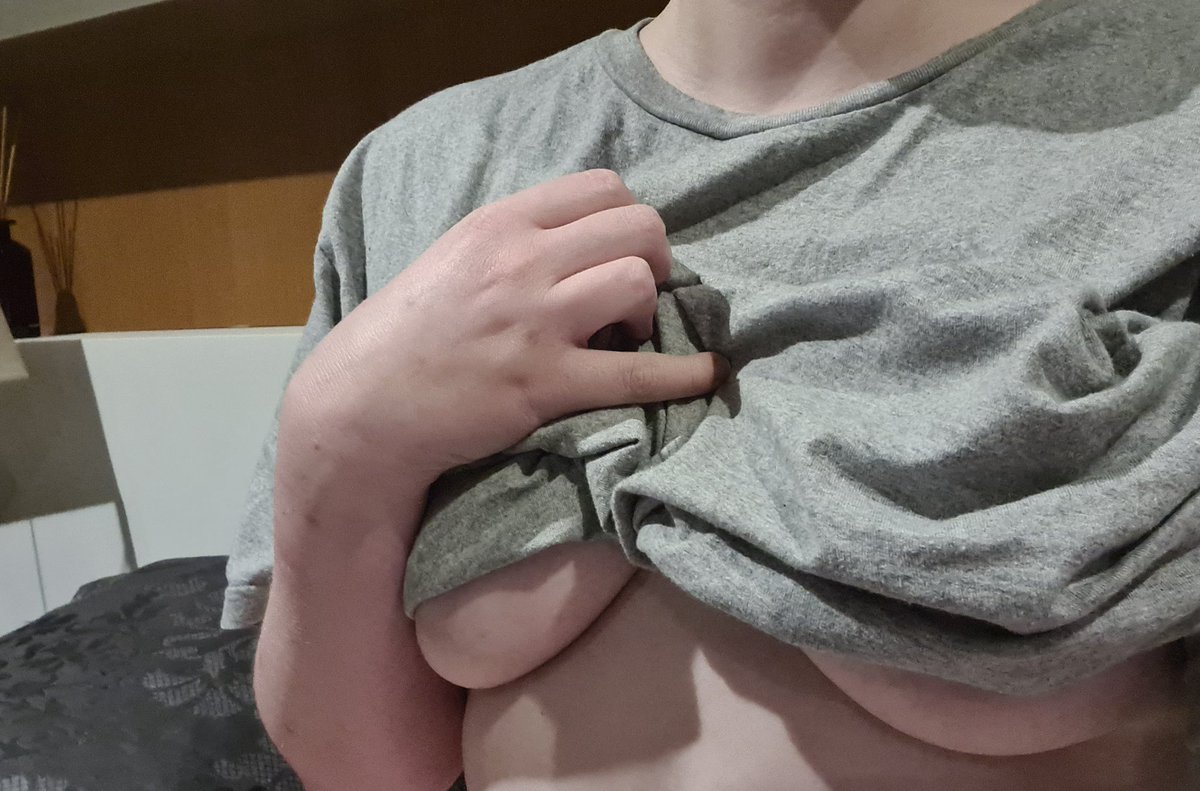 femboy_mouse's tweet photo. would you pull up my shirt more?
retweet for surprise in your dms! https://t.co/LF1XVSukBI