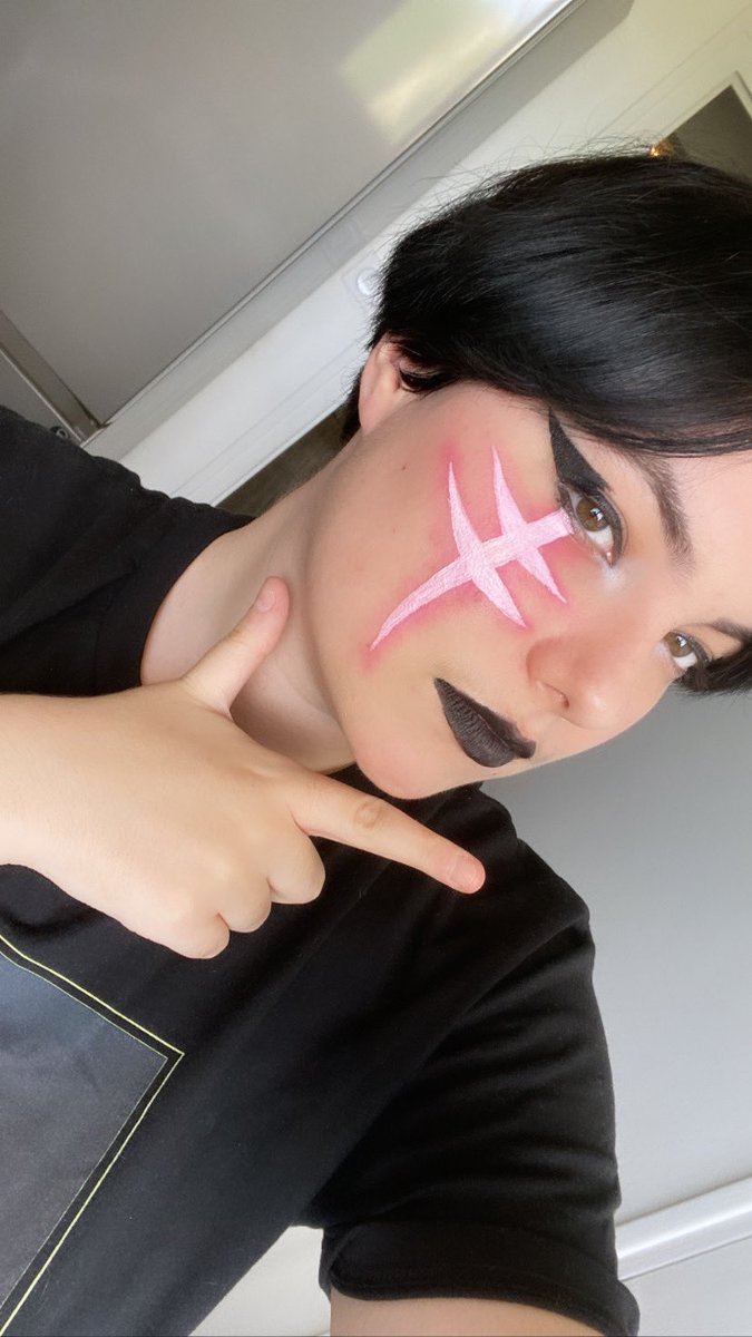 madburnishleo's tweet photo. Hi I’m Leo, I’m Agender, french, I use he/him pronouns and I like makeup and cosplays 🥴
#nbdov #nonbinary #NonBinaryPeoplesDay #nonbinaryandproud https://t.co/ZUAcfwVj1N
