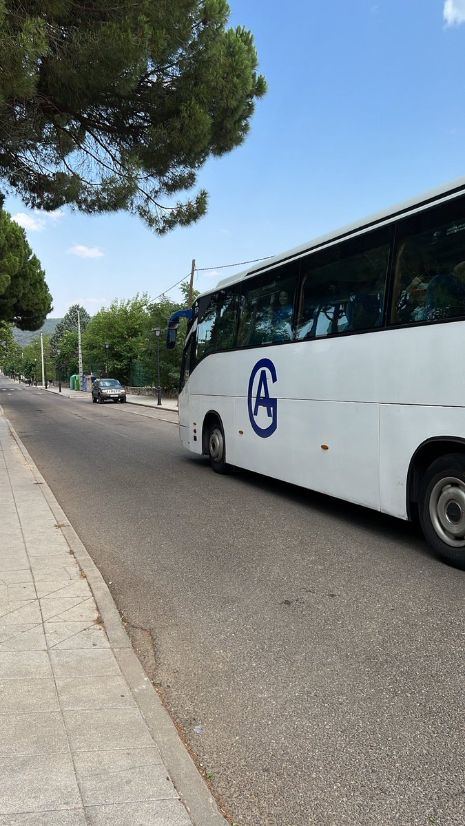 ¡ Ya ha salido el bus con los últimos niños ! 😢<a href="/lsmaravillas/">Colegio La Salle Maravillas</a> #etlmaravillas
