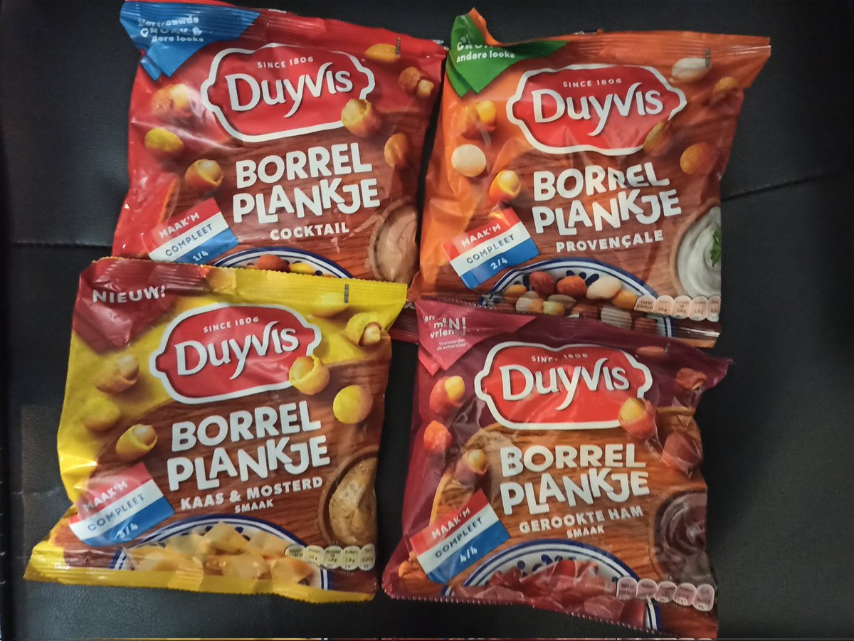 🔞🖤💛❤️ 🌈PataPataPatatkat🐾 @ TWITCHCON EU tweet media