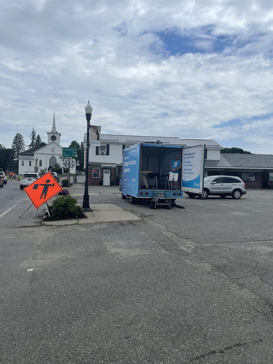 DoodyJesse's tweet photo. The Mobile Store is in Lincoln Maine today.  Right on Main Street letting the whole community know who has Maines Largest Network!! @ATT_MIKE_G @LillardDerick @emilywiper @CurtChaput09 #LightItUpNE https://t.co/FvyCvNxEqn