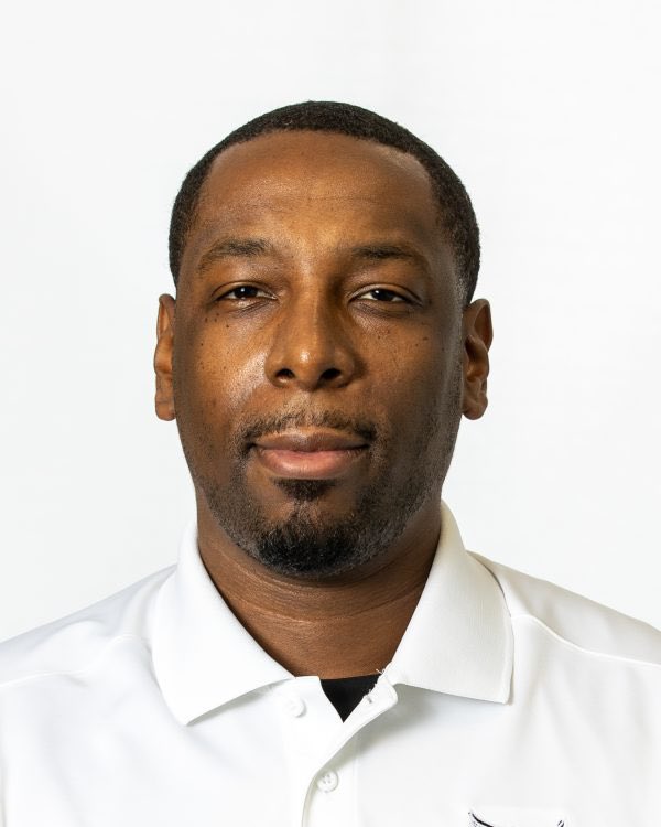 Meet Our UH Coaches: Glad to have DAVY SANELUS @DavySanelus coming out Sunday @bgcottawa Davy is active in the hoop community @CURavens @OttawaElite @CanadaTopflight #EvoBasketball thanks Davy! @PaulHoward_IMIT @HeraMission @Tisinthehouse @ottawahoops #UnityHoops613 #OttawaProud