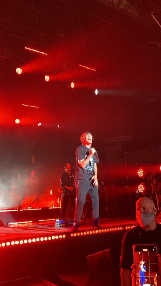 Louis singing loudly! 
#LTWTJakarta
14.7.22

📸: lwtnikki