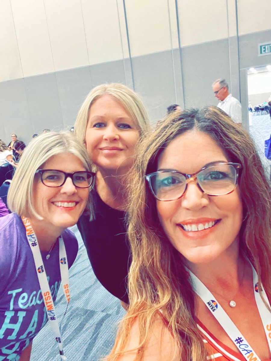 mandywiltrout's tweet photo. “Have Their Backs, Win Their Hearts!” @ash_hayball sharing her amazing toolbox for building relationships and community in her classroom at the #CAMTSS2022 conference @dsusd_innovate @LFisher_DSUSD @MrBAFisher @DesertSandsUSD #DSUSDpride @desertsandsPD https://t.co/3DUVQMamdx