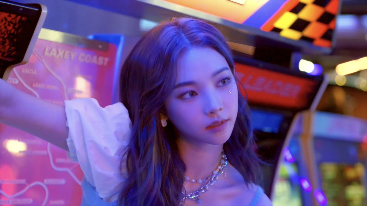 k is leaving. (@kaeyromi) on Twitter photo 