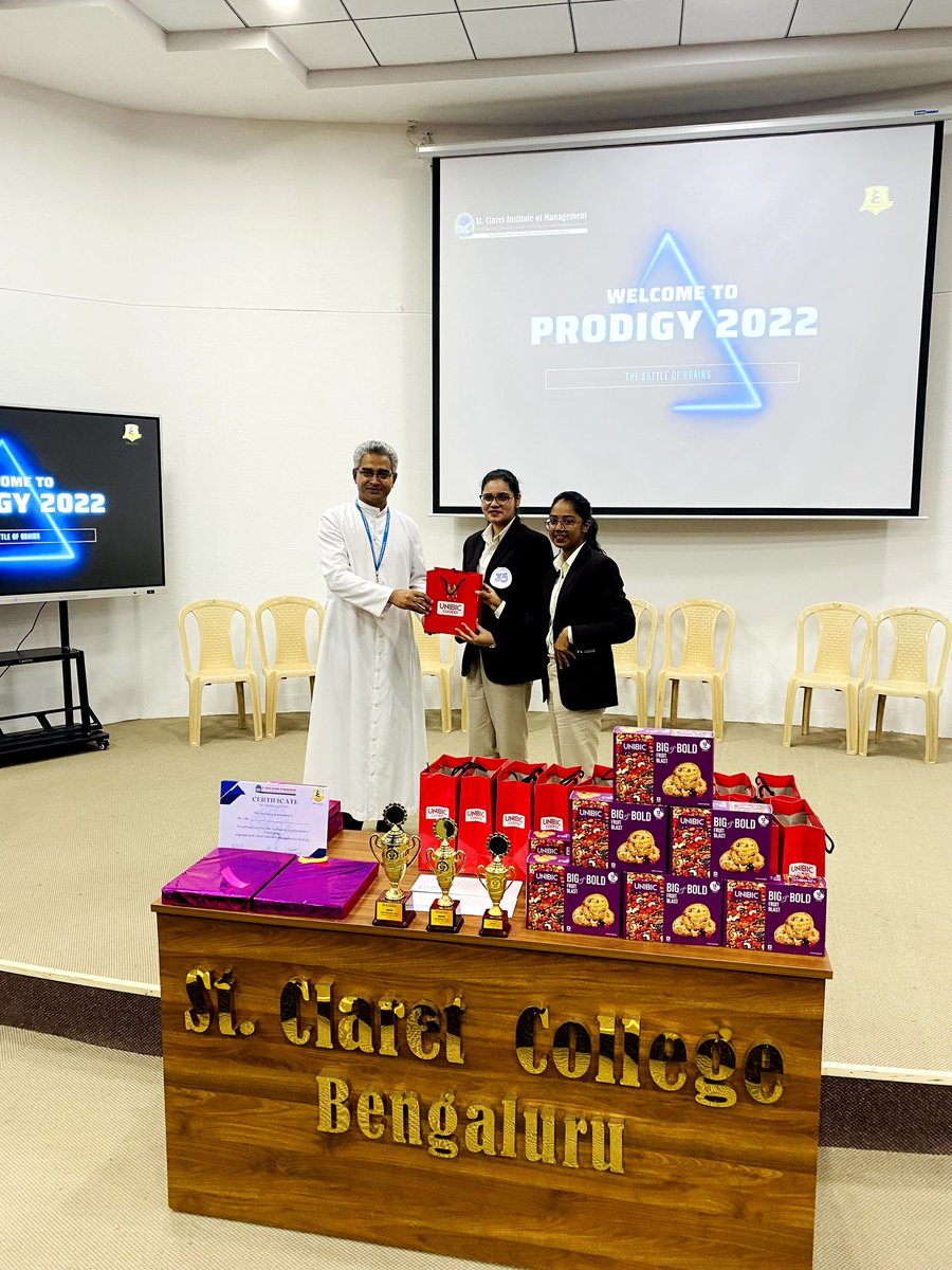 mbahoudinis's tweet photo. Celebration of the intellect. An amazing evening of quizzing. Fun filled day of intense competition. Congratulations to the winners. https://t.co/v4uvfhaXWP