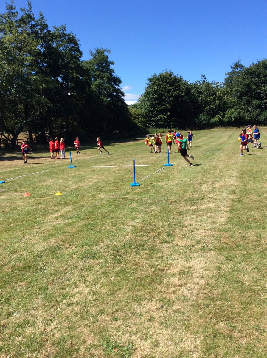 MelthamMoor's tweet photo. This half term, we have been learning the techniques and skills to play the striking and fielding game- rounders. We were taught scatterball this week. It is an exciting mix of rounders and football. It certainly tested our fielding skills. #MMYear3 #MMPE https://t.co/UkKkKfRB9n