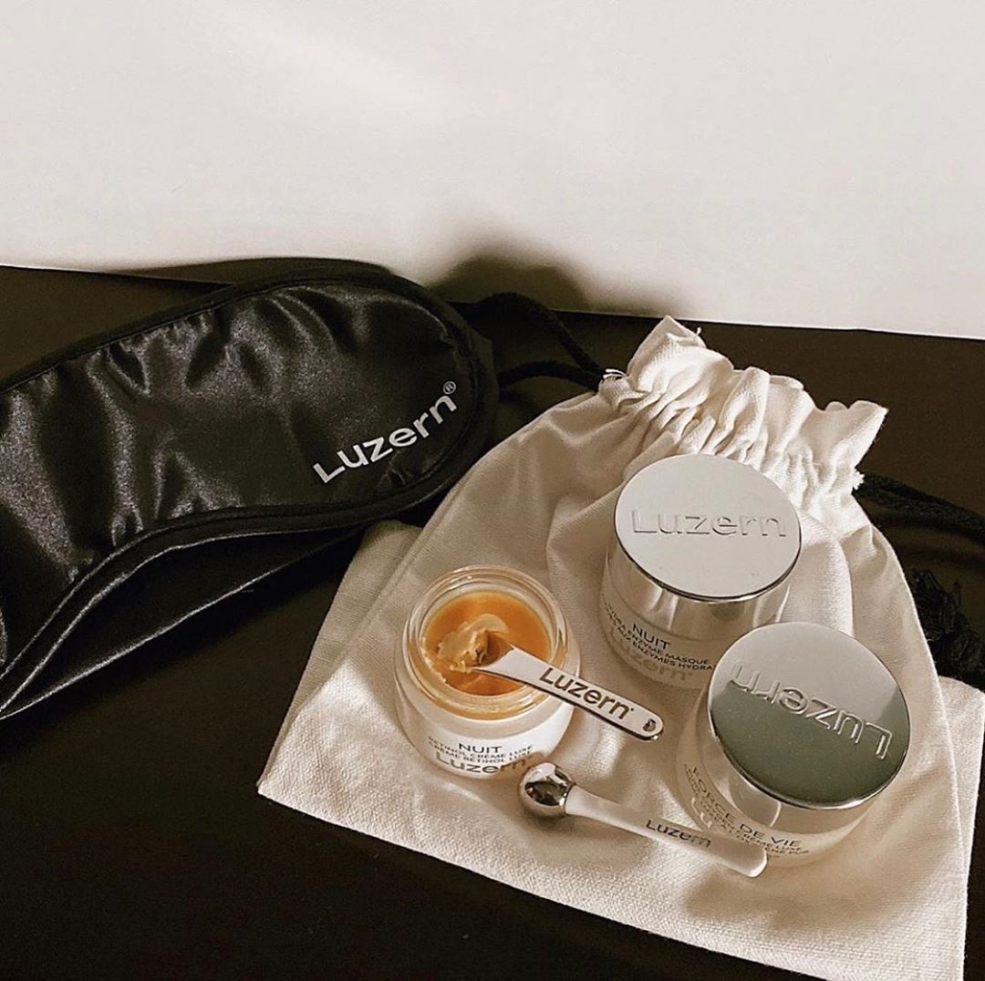 GWPbyCDP's tweet photo. Drawstring pouch and smooth satin eye mask made for @luzernlabs⁠

#GWPbyCDP #luzern #satin #packaging #makeup #nyc#nyny #creativefirm #CreativePackaging #beautymakeup #influencerstyle #designers #fashionaccessories #gwp #accessory #accessorydesign #privatelabel #luxe #luxury https://t.co/DqW8emgtj2