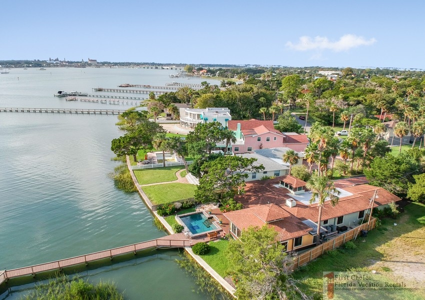 FCF_Vacations's tweet photo. https://t.co/7LqUc6DJCQ

Surround yourself with intracoastal views at beautiful Driftaway! Our custom house, just minutes away from the beach and Historic Downtown, is an idyllic setting for your Florida vacation. https://t.co/2IfqoyLV9B