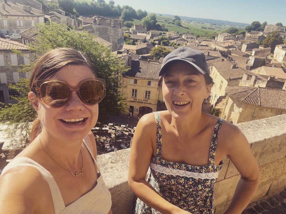 goldennotebook's tweet photo. Day 3 of my French immersion course at Life in French Bordeauxโ an excursion to St Emillion with my amazing instructor! A stunning village filled with historyโฆ and wine! ๐ท๐ท
#saintemilion #stemillion #French #Bordeaux #France #jaimelafrance #LearningFrench #StudyingFrench https://t.co/mjPUi4Mged