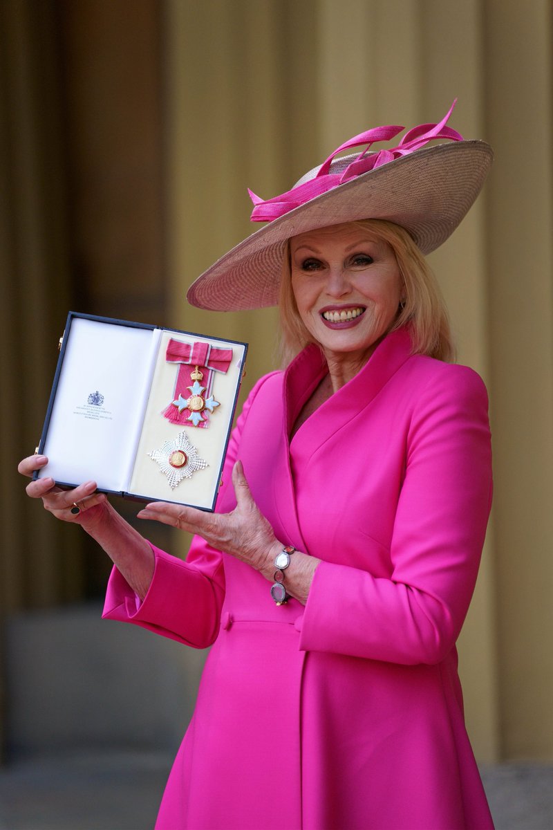 🎉 Congratulations Dame Joanna Lumley!

At today's Investiture ceremony at Buckingham Palace, The Princess Royal awarded Dame Joanna with her honour for services to Drama, Entertainment and Charitable Causes.
