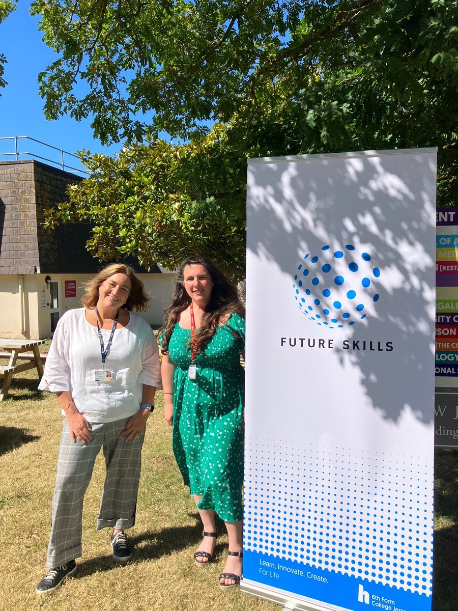 Highlands_JSY's tweet photo. #Didyouknow Highlands collaborates & shares best practice with a range of other colleges?
Jesamine Kelly, Principal of @UCMiom was over just last week. Her well-timed visit meant that she was one of the first to learn about our new #FutureSkills qualification
#partnership https://t.co/lbvkxfyiY2